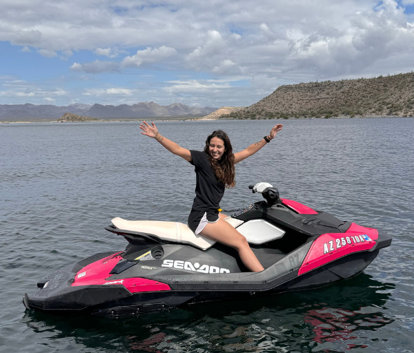 Read more about the article The Benefits of Jet Skiing for Physical Fitness