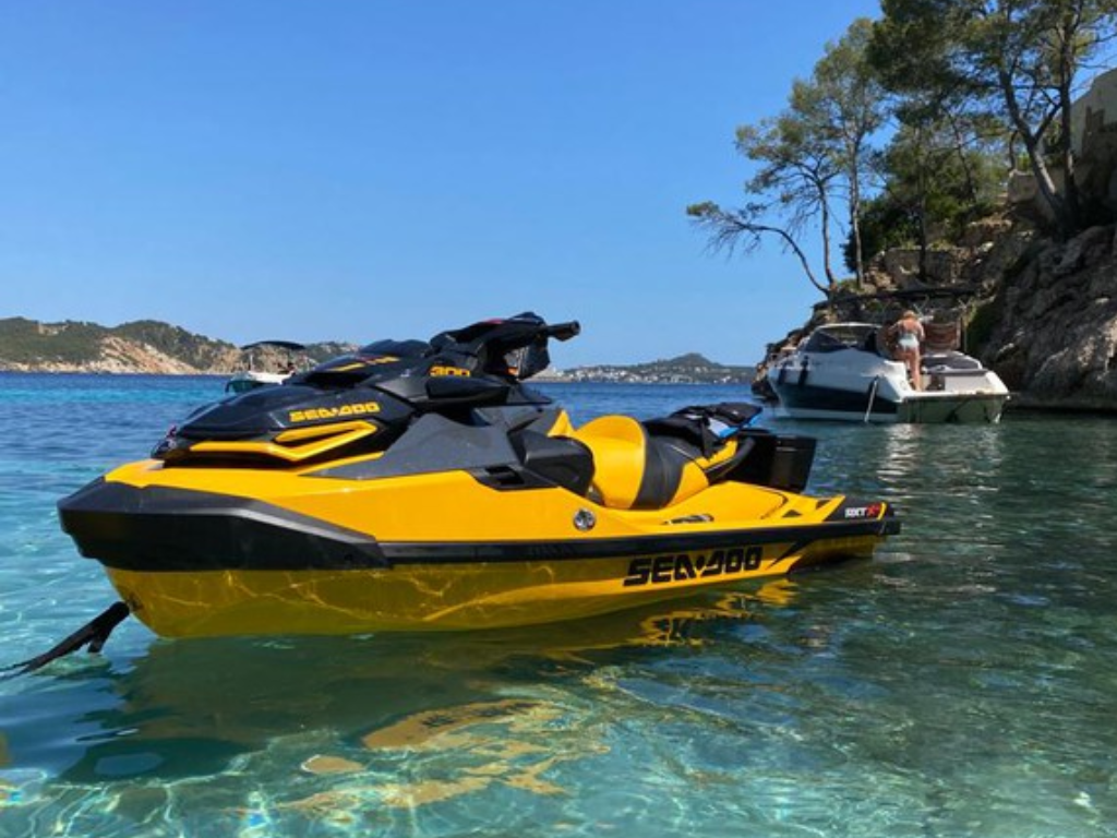 Jet Ski Rental Tips for Vacationers