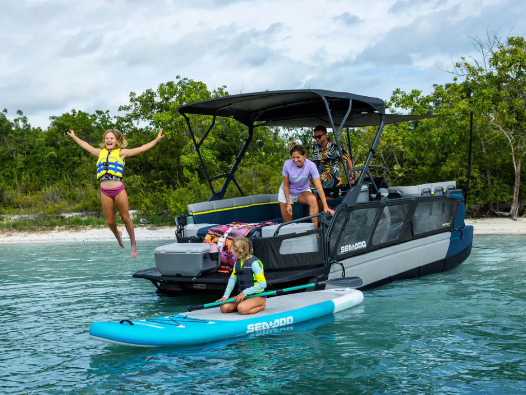 Family boating day at Adventus Club