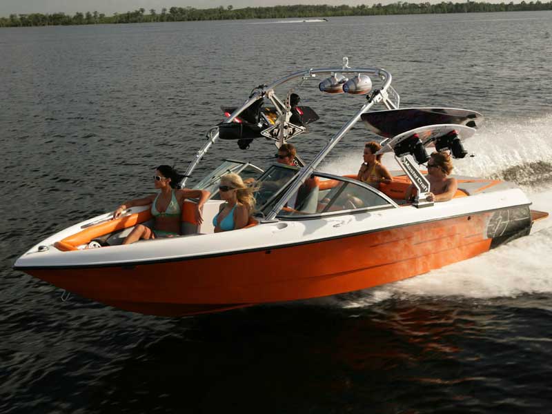 Read more about the article Exploring Lake Pleasant: A Boater’s Paradise