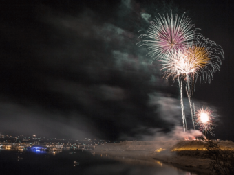 Lake Pleasant fireworks, Arizona boat-in concerts, Lake Pleasant events near Phoenix, boat rental Arizona, summer lake parties