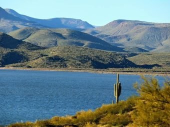 Roosevelt Lake Boating
